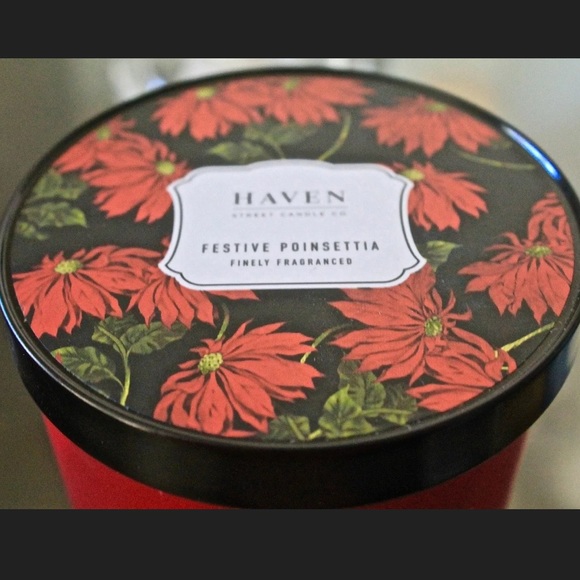 HAVEN STREET CANDLE FESTIVE POINSETTIA SCENTED NEW - Picture 3 of 4